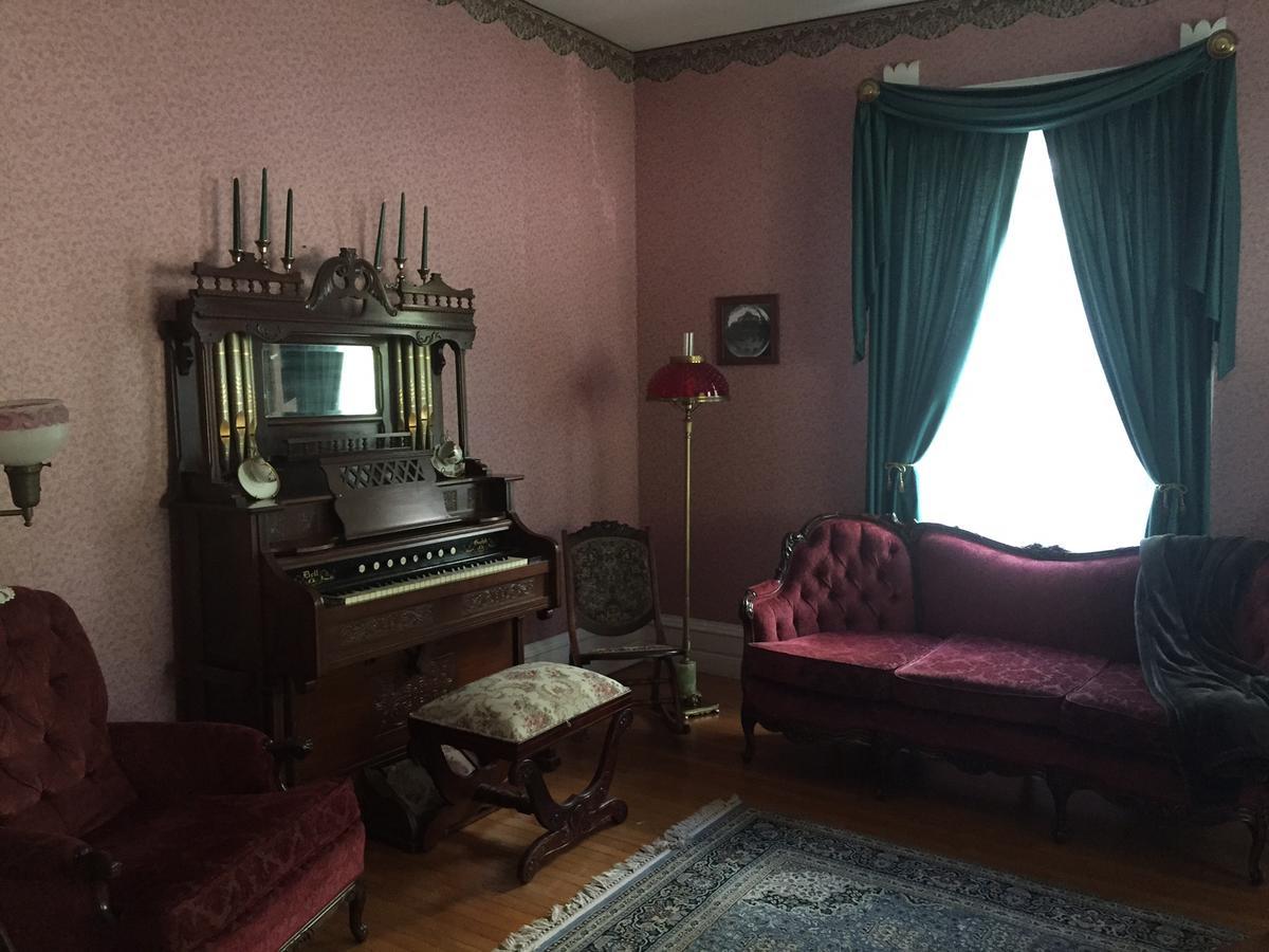 Grand Avenue Bed And Breakfastカーセッジ エクステリア 写真